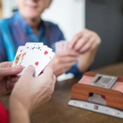 Relaxdays Kartenmischer 2 Decks Holzoptik -Spielzeugladen 17582649 05