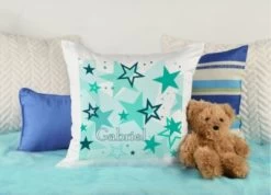 CreaDesign Dekokissen Kinder 40 X 40 Cm Sterne Türkis Mit Name Personalisiert -Spielzeugladen 30545477 04