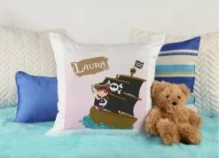 CreaDesign Dekokissen Kinder 40 X 40 Cm Piratin Mit Name Personalisiert -Spielzeugladen 30545816 04